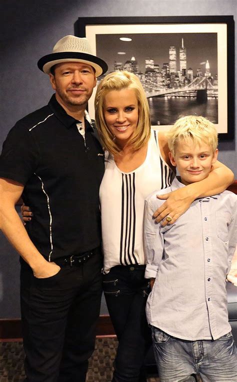 donnie wahlberg wife and kids.